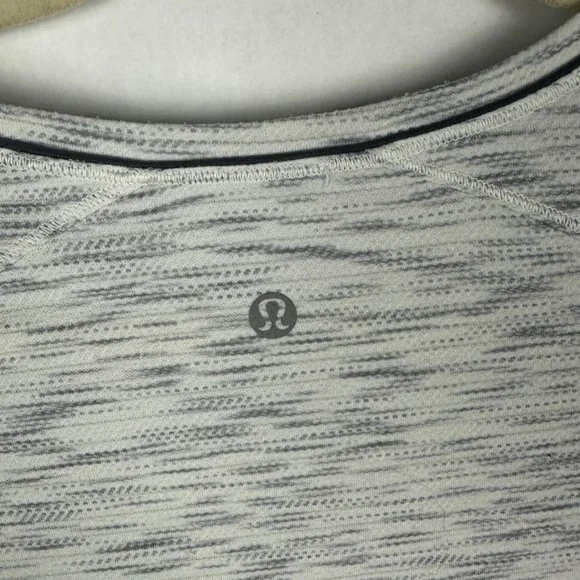 Lululemon Another Mile Short Sleeve Shirt Size 6 Tiger Space Dye Black White - Picture 3 of 4
